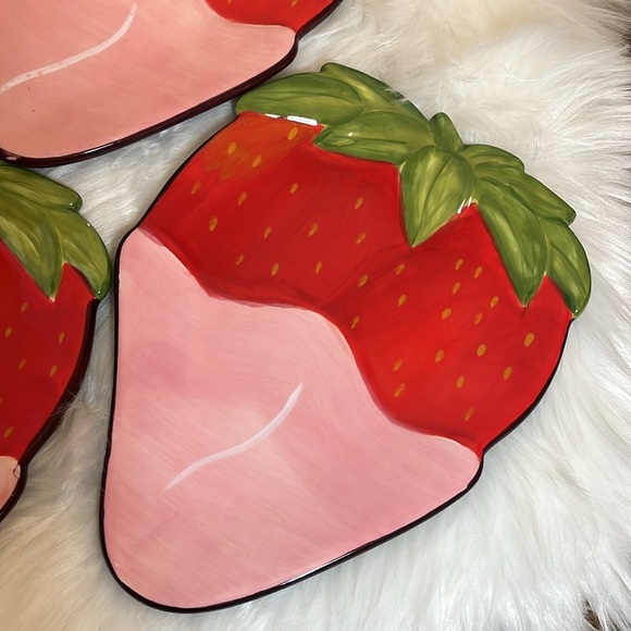 Clay Art Chocolate Swirls Hand Painted Ceramic Bundle Four Strawberry Pl… - Picture 5 of 7